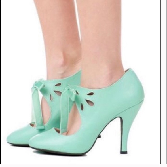Modcloth Shoes - Final price*ModCloth Cutout mint heels